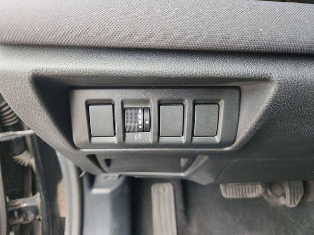 Used 2020  Subaru Premium image 17