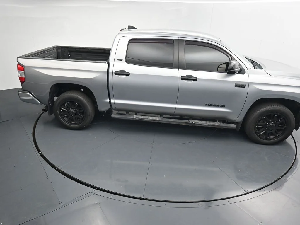 Used 2021 Silver Toyota SR5 image 28