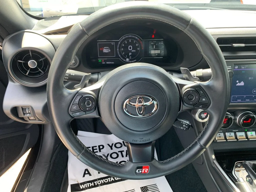 Used 2023  Toyota Base image 21