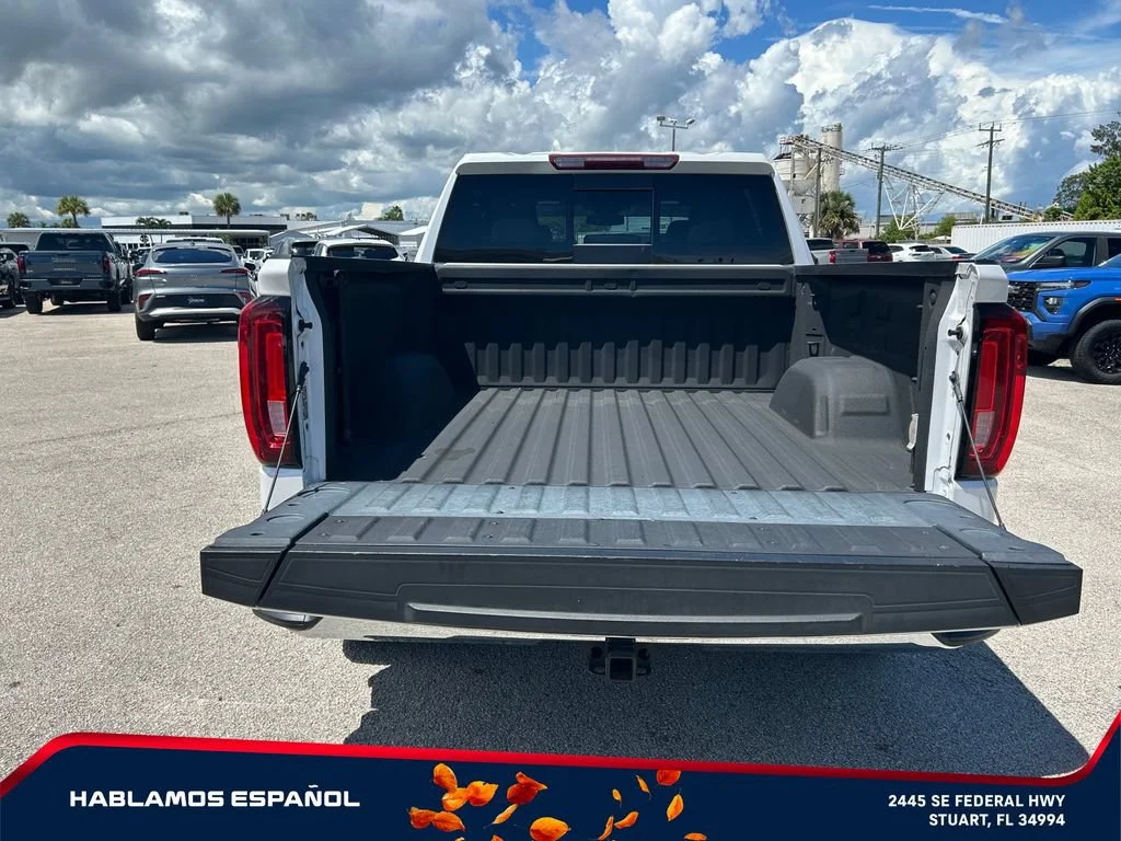 Used 2024 White Frost Tricoat GMC SLT image 10