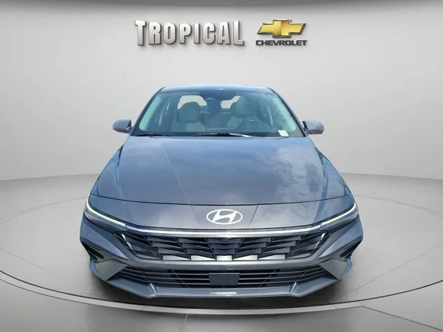 Used 2024 Gray Hyundai Limited image 8
