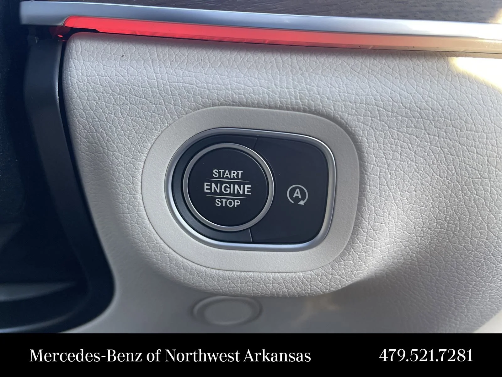 Used 2025  Mercedes-Benz  image 34