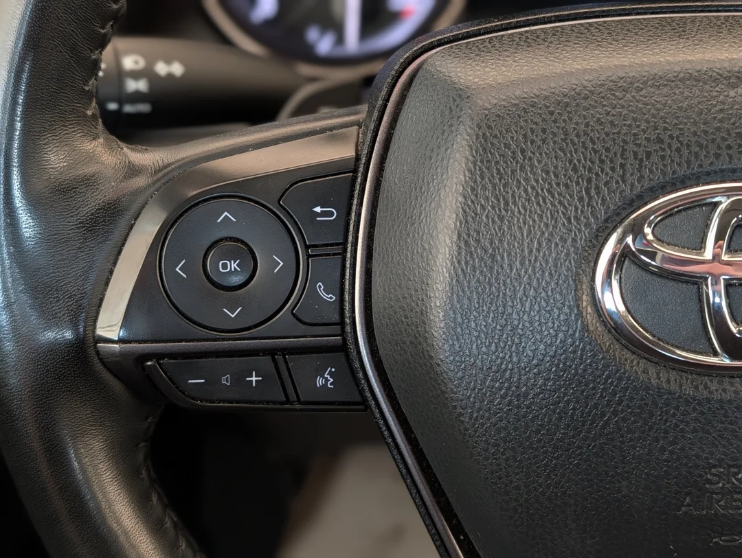 Certified Used 2024 Silver Toyota SE - - FWD - Heated Seats & Wheel - 7 Touchscreen - Apple CarPlay - Android Auto & More! image 17