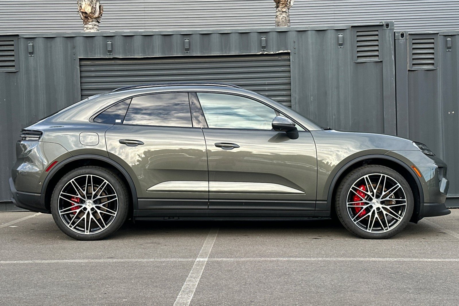 2026 Porsche Macan S - Photo 9