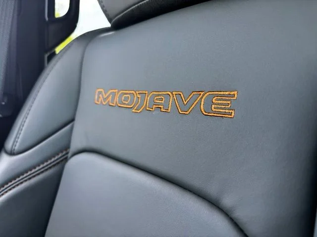 New 2026 Anvil Clear-Coat Exterior Paint Jeep Mojave image 11