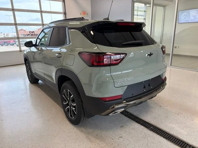 New 2026 Cacti Green Chevrolet ACTIV image 10