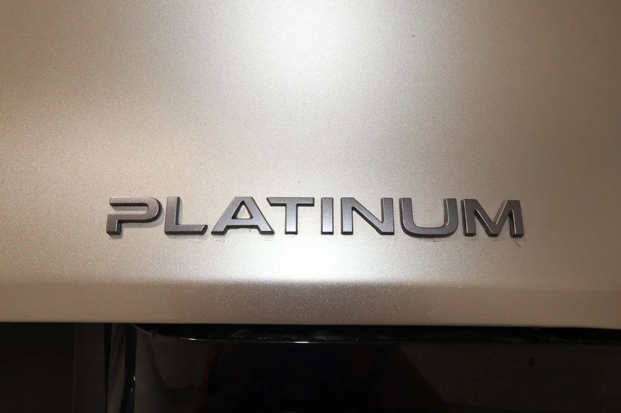 Used 2025 Gold Nissan Platinum image 36