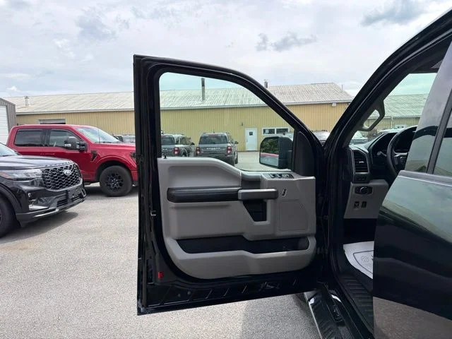 Used 2019 Agate Black Metallic Ford XLT image 13