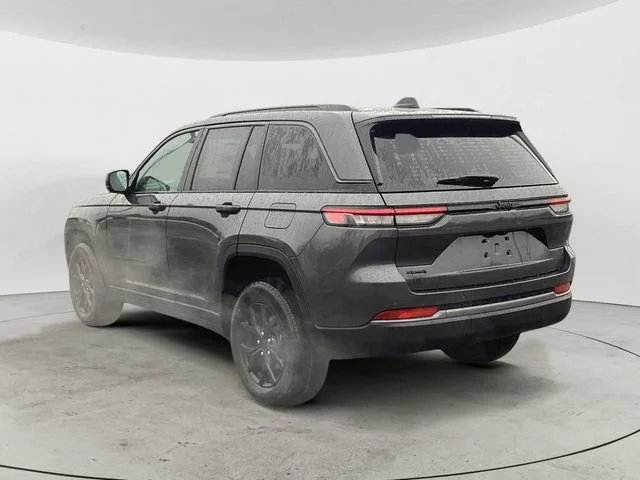 New 2026 Gray Metallic Jeep LAREDO ALTITUDE 4X4 image 3
