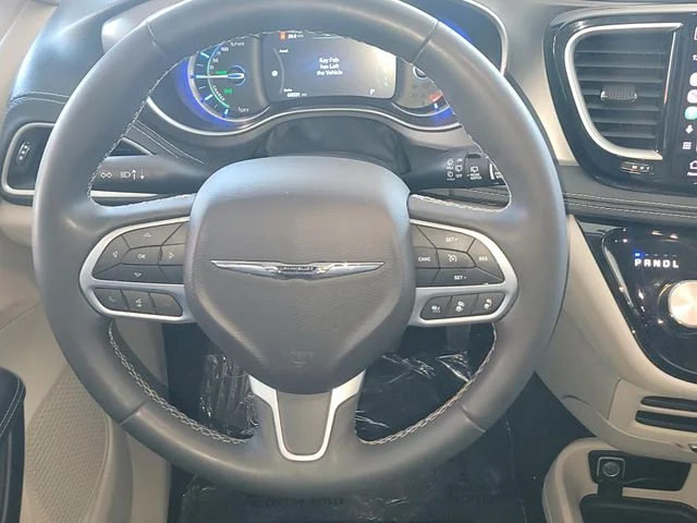 Used 2023 Black Chrysler Touring L image 13