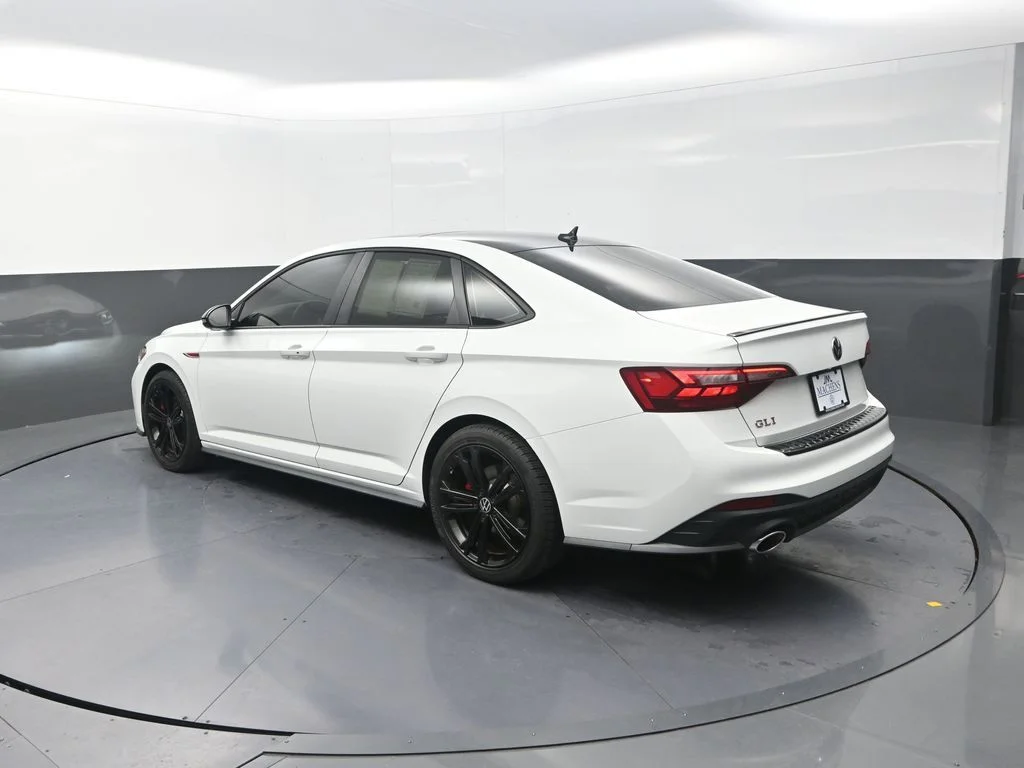 Used 2022  Volkswagen 2.0T Autobahn image 8