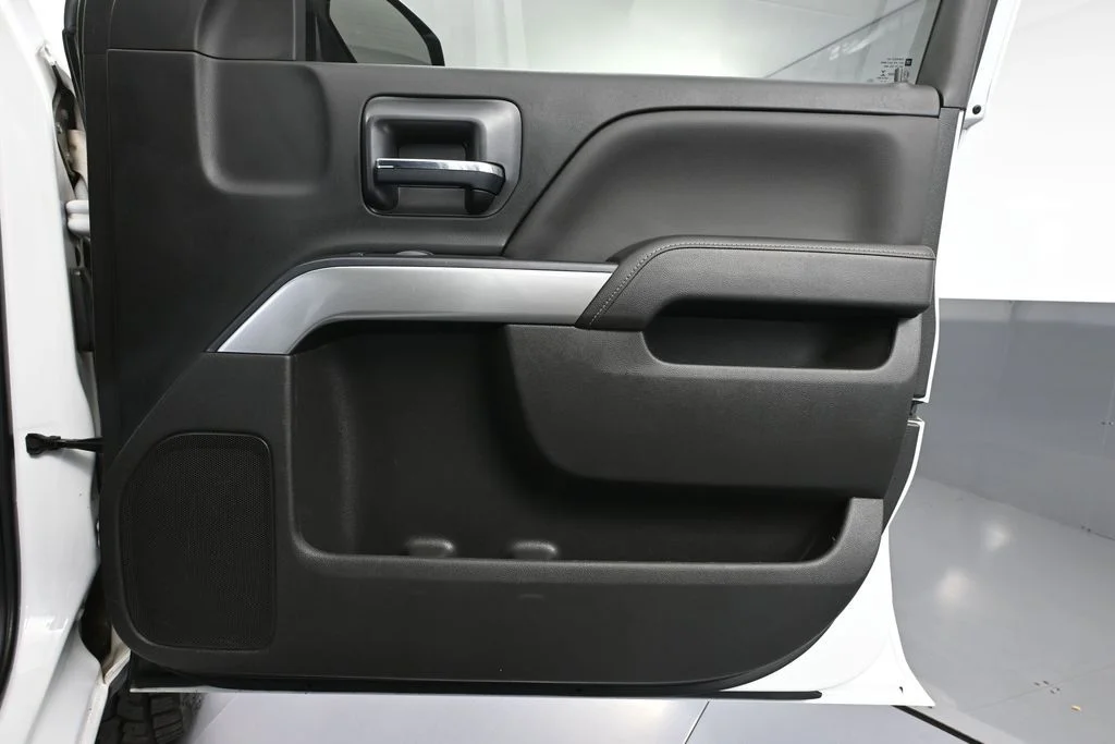 Used 2017 White Chevrolet LT image 47