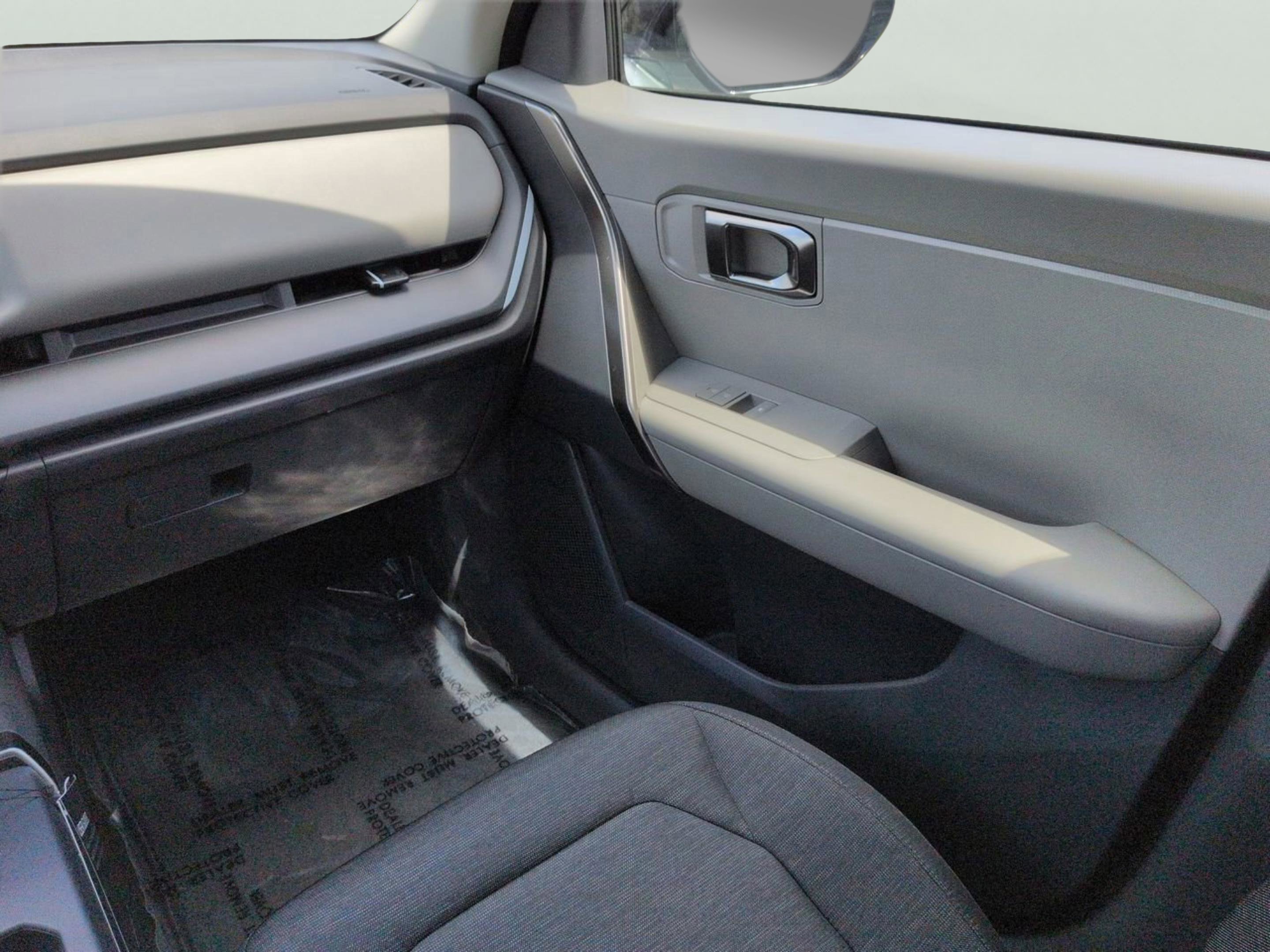 New 2027 Ivory Silver Kia S image 18