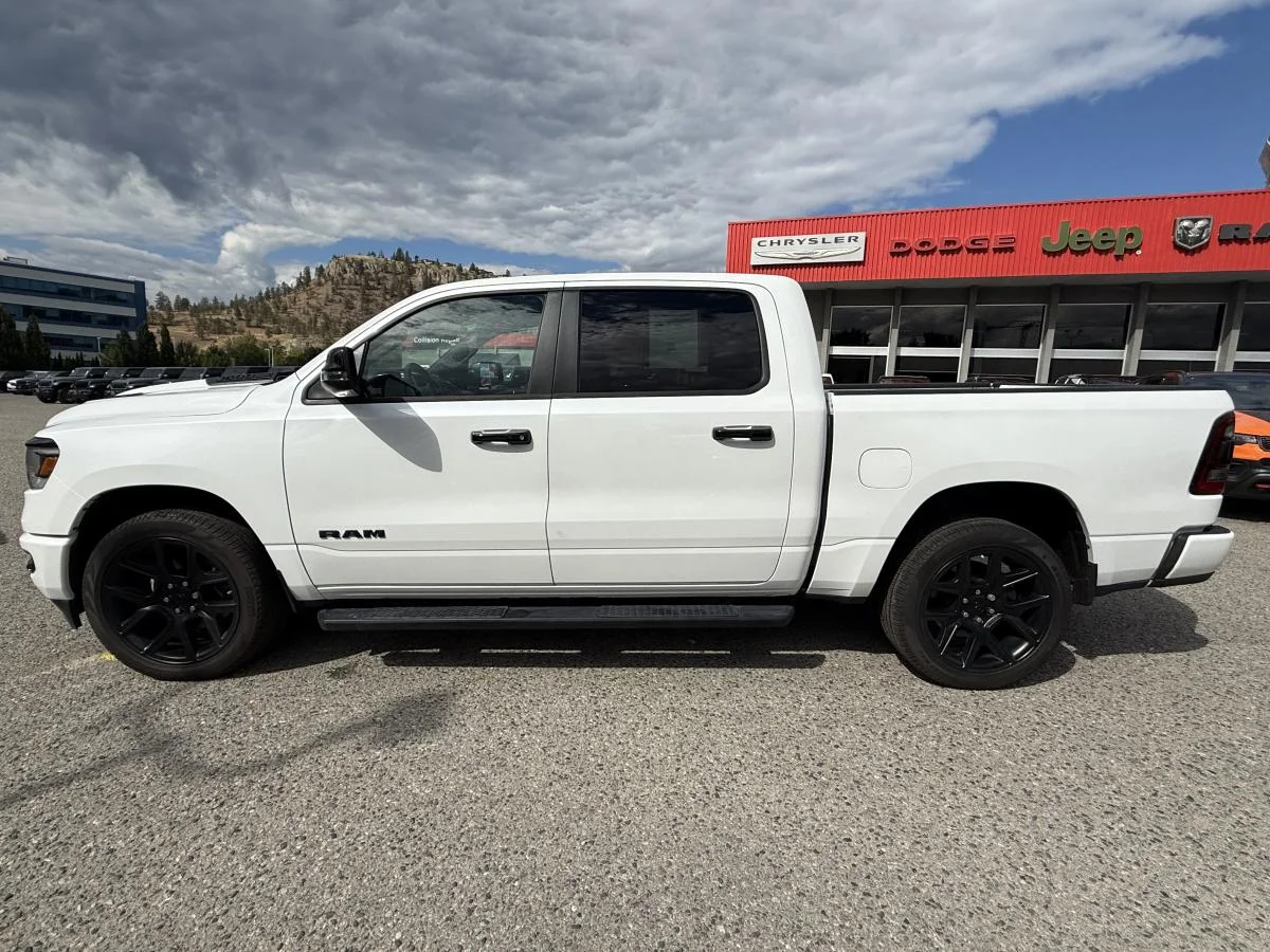 Used 2024 White RAM Laramie 4x4 Crew Cab image 3