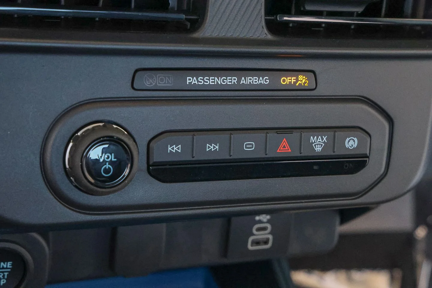 New 2026 Oxford White Ford XLT image 21