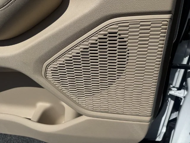 Used 2023 White Jeep Limited image 30