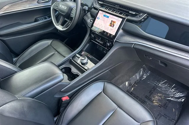 Used 2024 White Jeep 4xe image 18