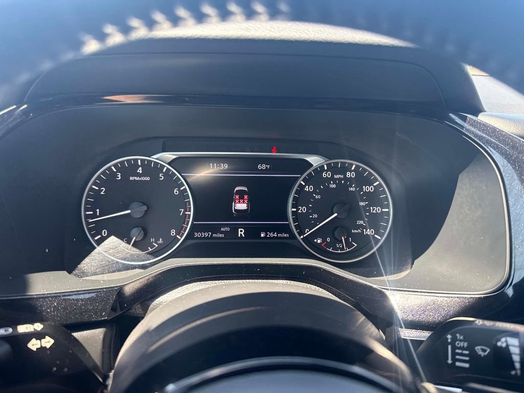 Used 2023 Red Nissan SL image 33