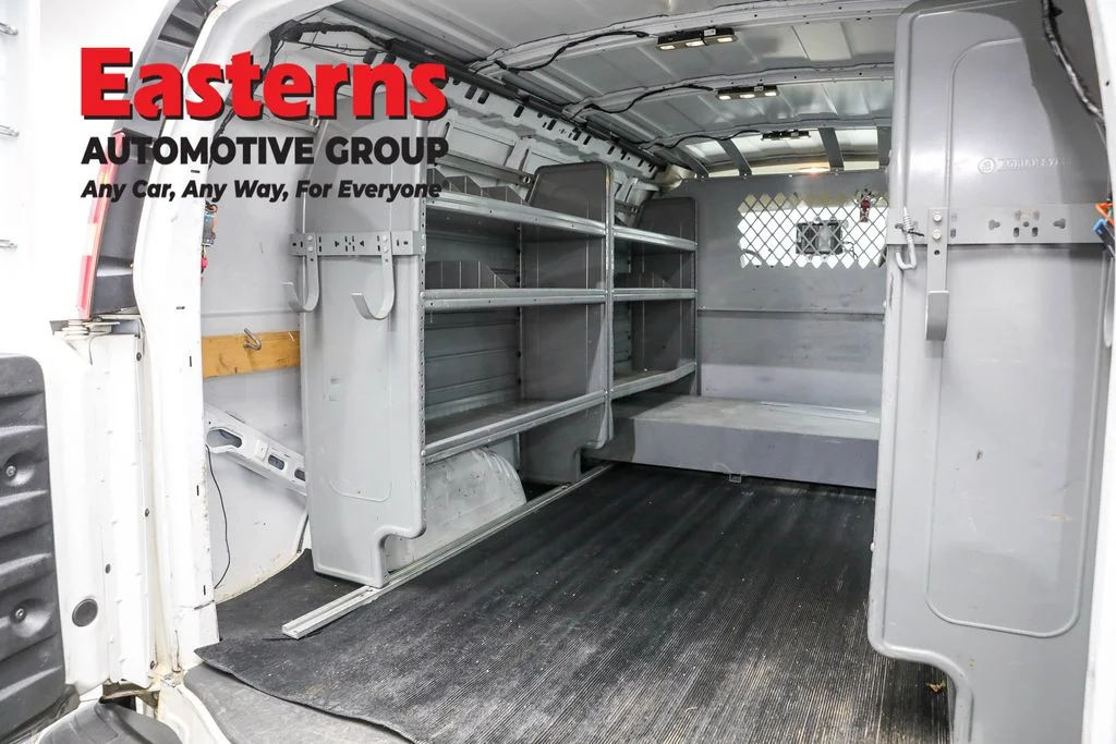 Used 2015 White GMC Work Van image 19