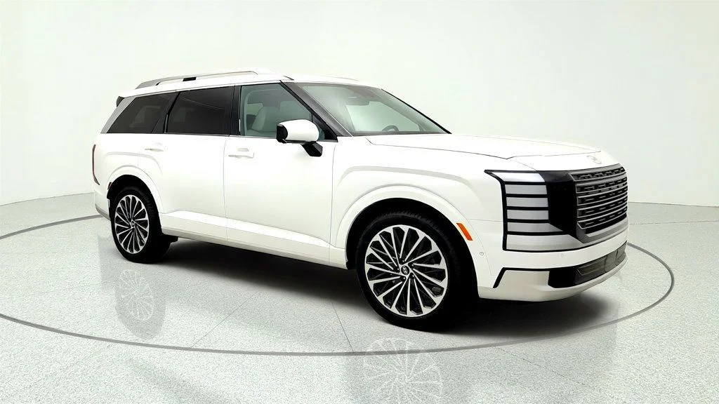 Used 2026 Creamy White Pearl Hyundai Calligraphy FWD image 3