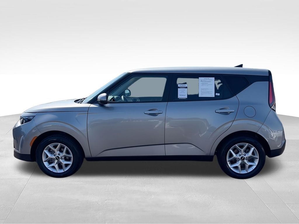 Used 2025 Gray Kia LX image 5