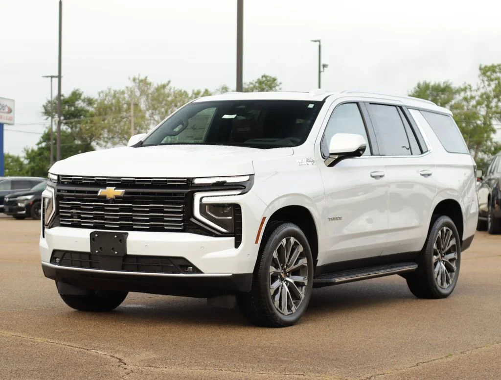 New 2026 Polar White Tricoat Chevrolet High Country image 3