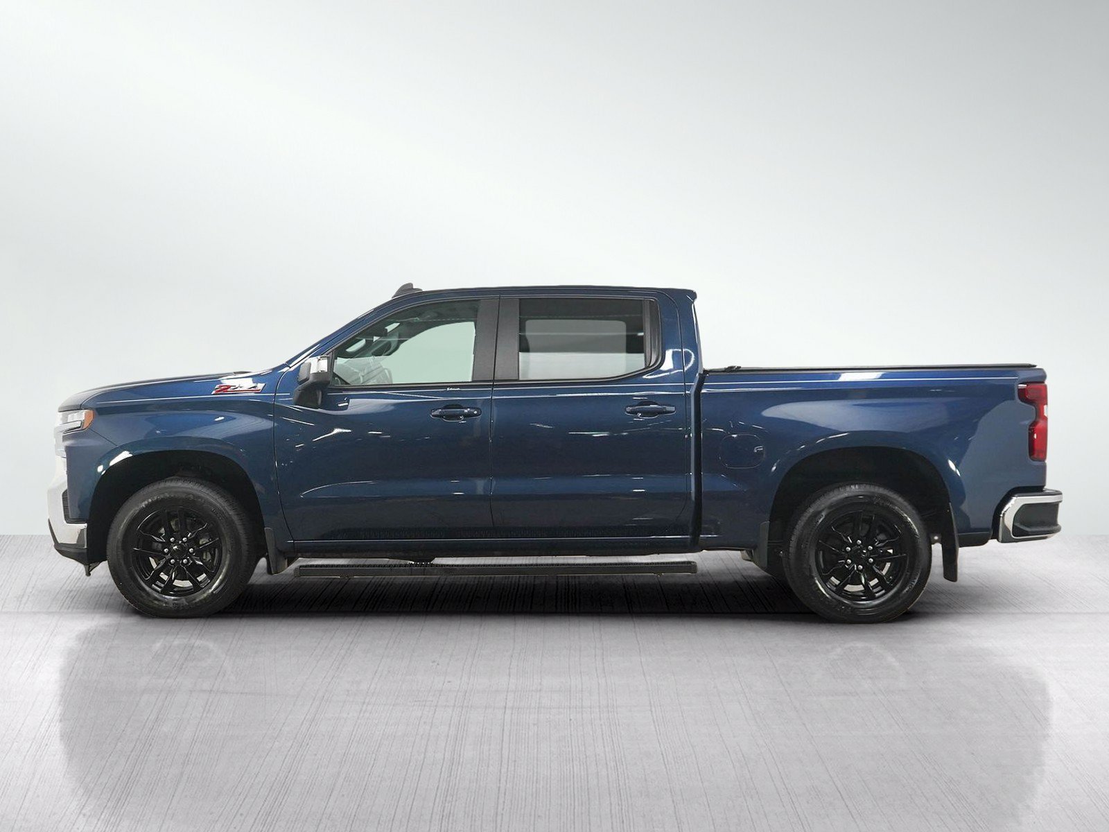 Used 2022 Chevrolet Silverado 1500 Limited LT with VIN 3GCUYDED9NG180532 for sale in White Bear Lake, Minnesota