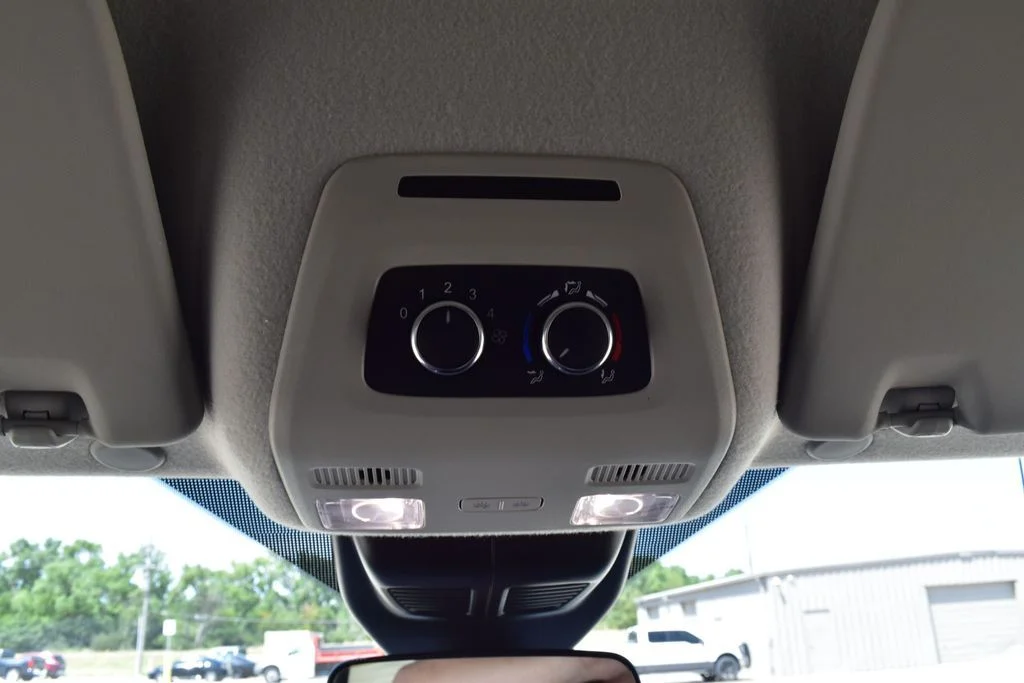 Used 2023 Oxford White Ford XLT image 9