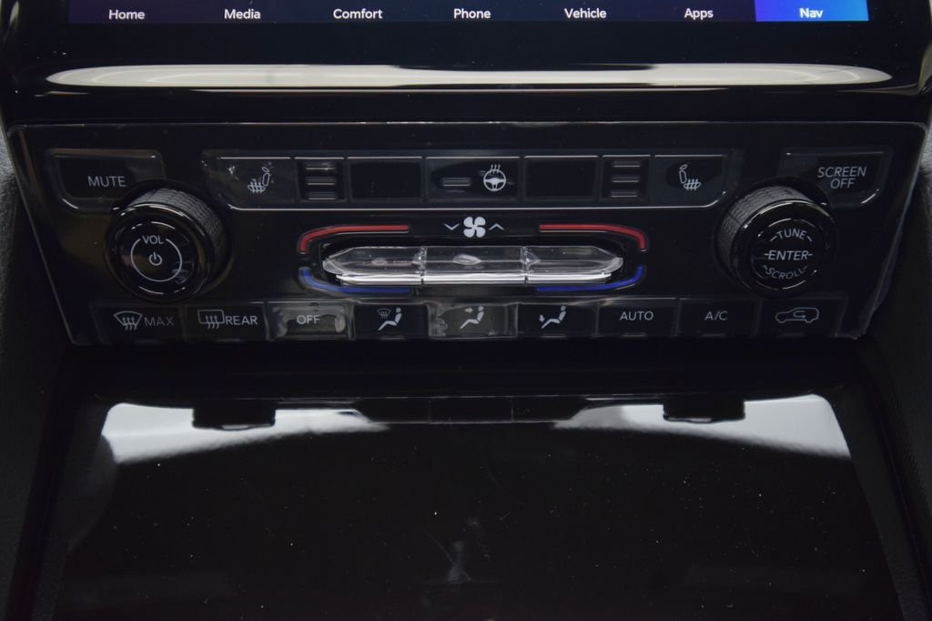 New 2025 Silver Zynith Exterior Paint Jeep Limited image 22
