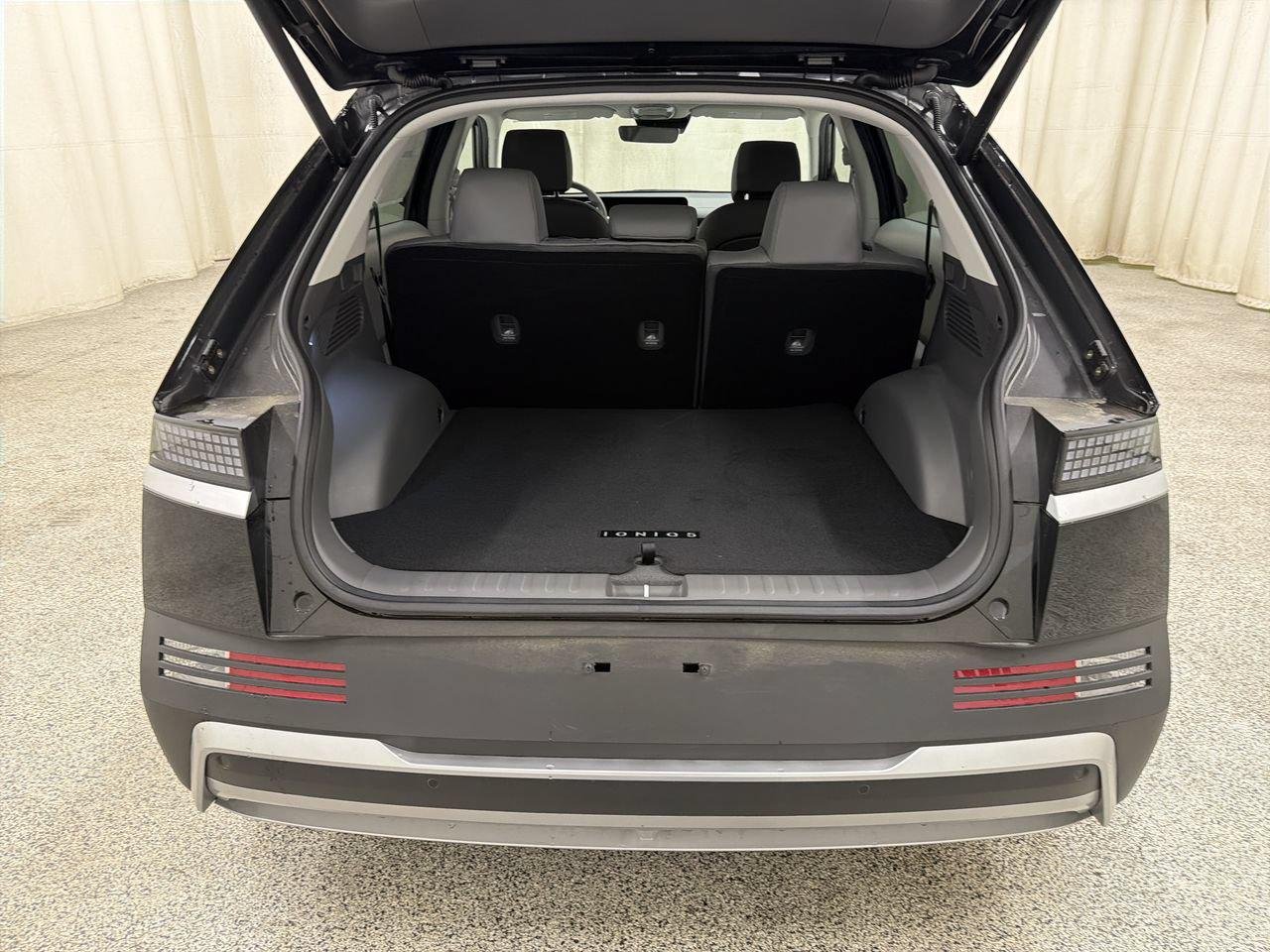 New 2026 Abyss Black Hyundai SEL image 16