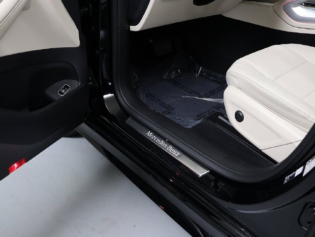 Certified Used 2026 Black Mercedes-Benz GLE 350 image 29