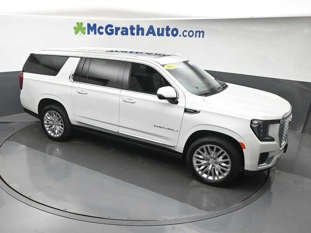 Used 2023 White GMC Denali image 3