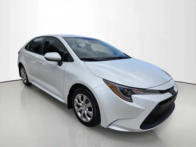 Used 2026 Wind Chill Pearl Toyota LE image 7