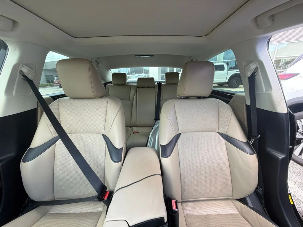 Used 2021 Black Lexus 350 image 13