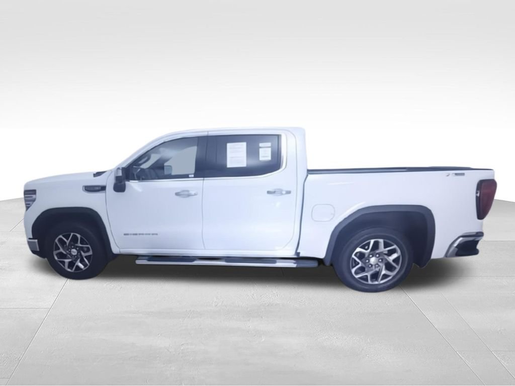 Used 2022 White GMC SLT image 5