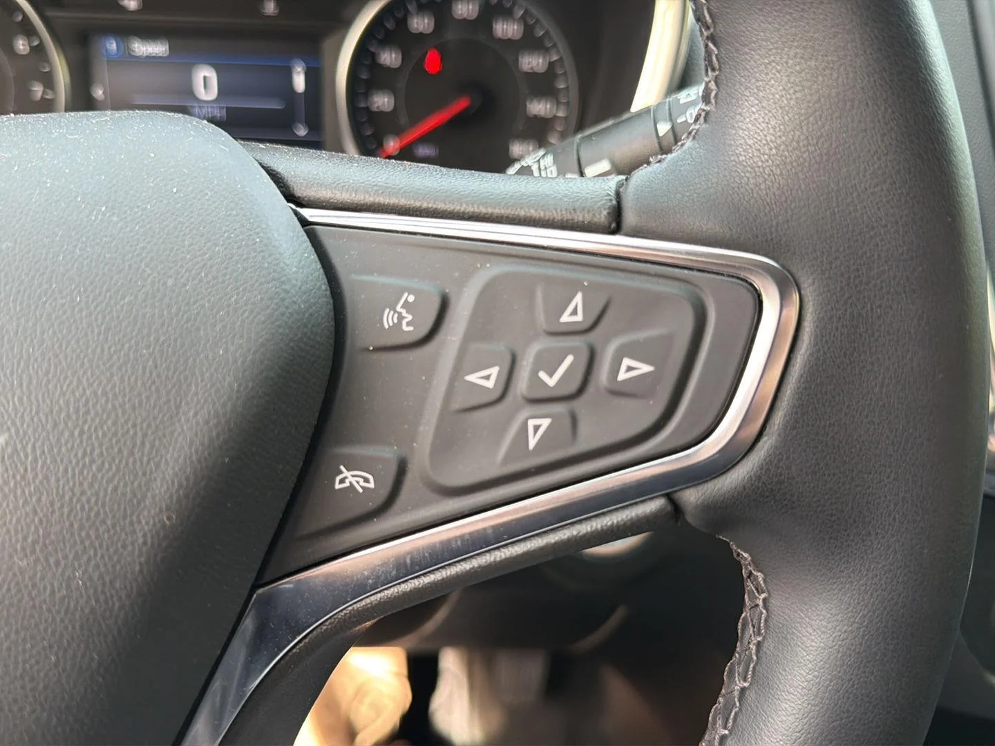 Used 2024 Sterling Gray Metallic Chevrolet LT image 19