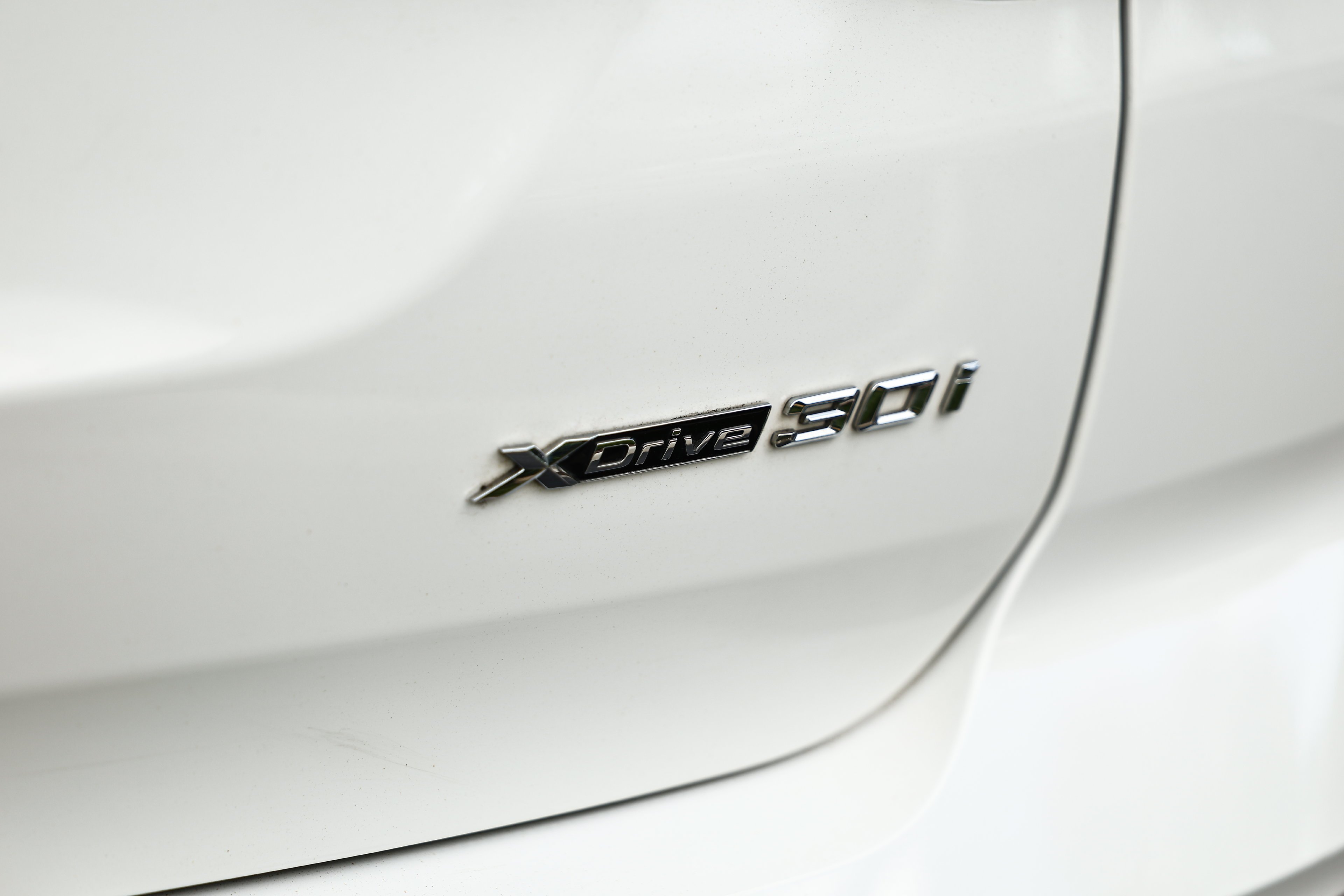 Used 2024 Alpine White BMW xDrive30i image 9