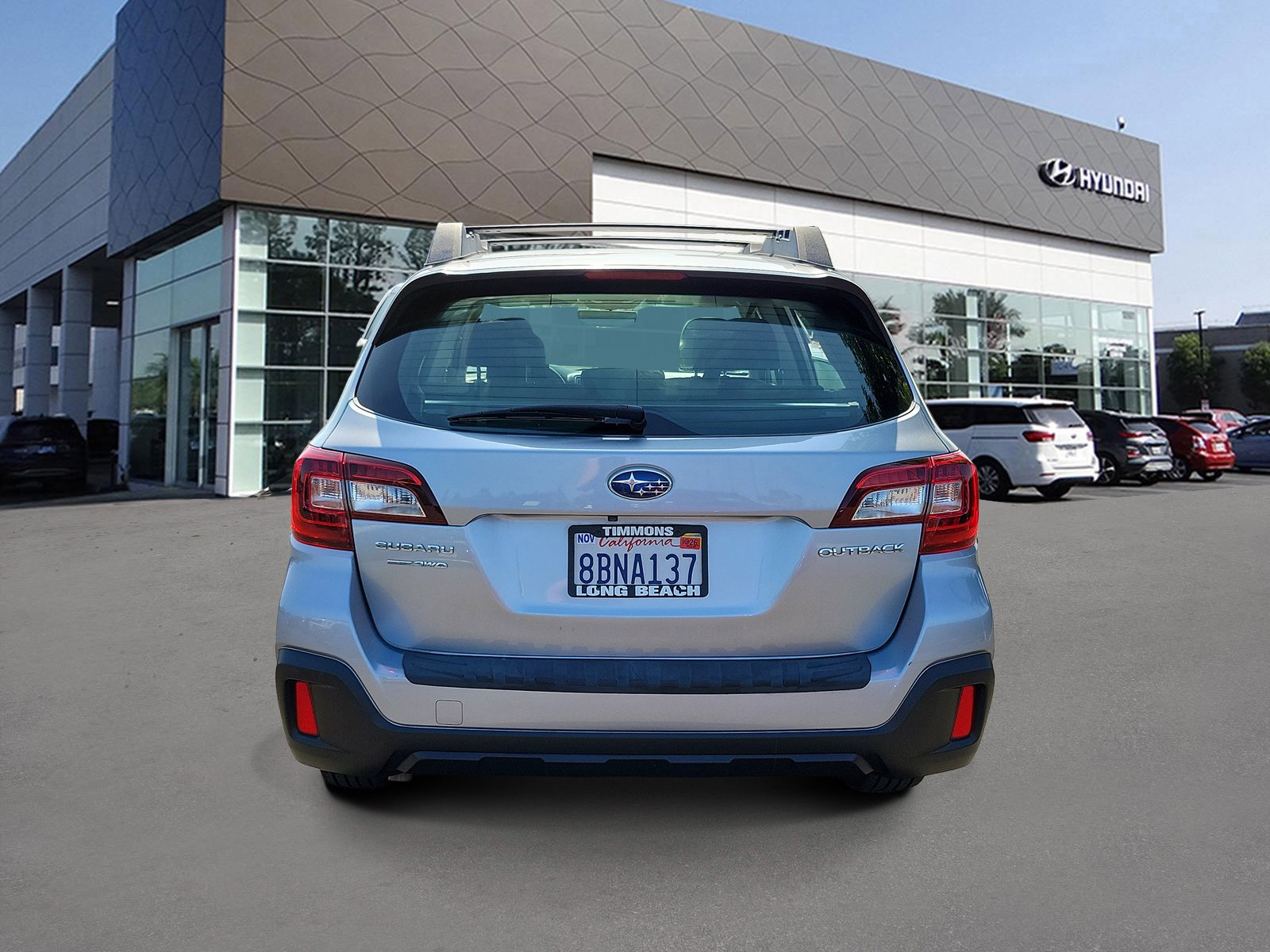Used 2018 Ice Silver Metallic Subaru  image 4