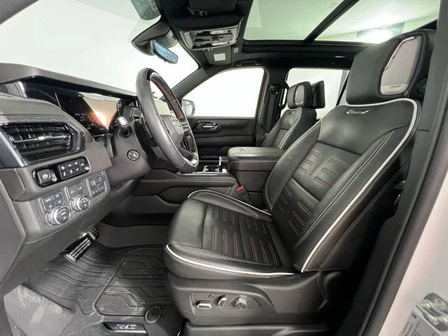 Used 2025 White GMC AT4 Ultimate image 11