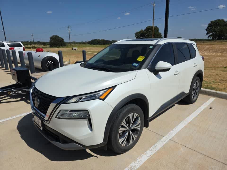 Used 2023 Pearl White Tricoat Nissan SV image 2