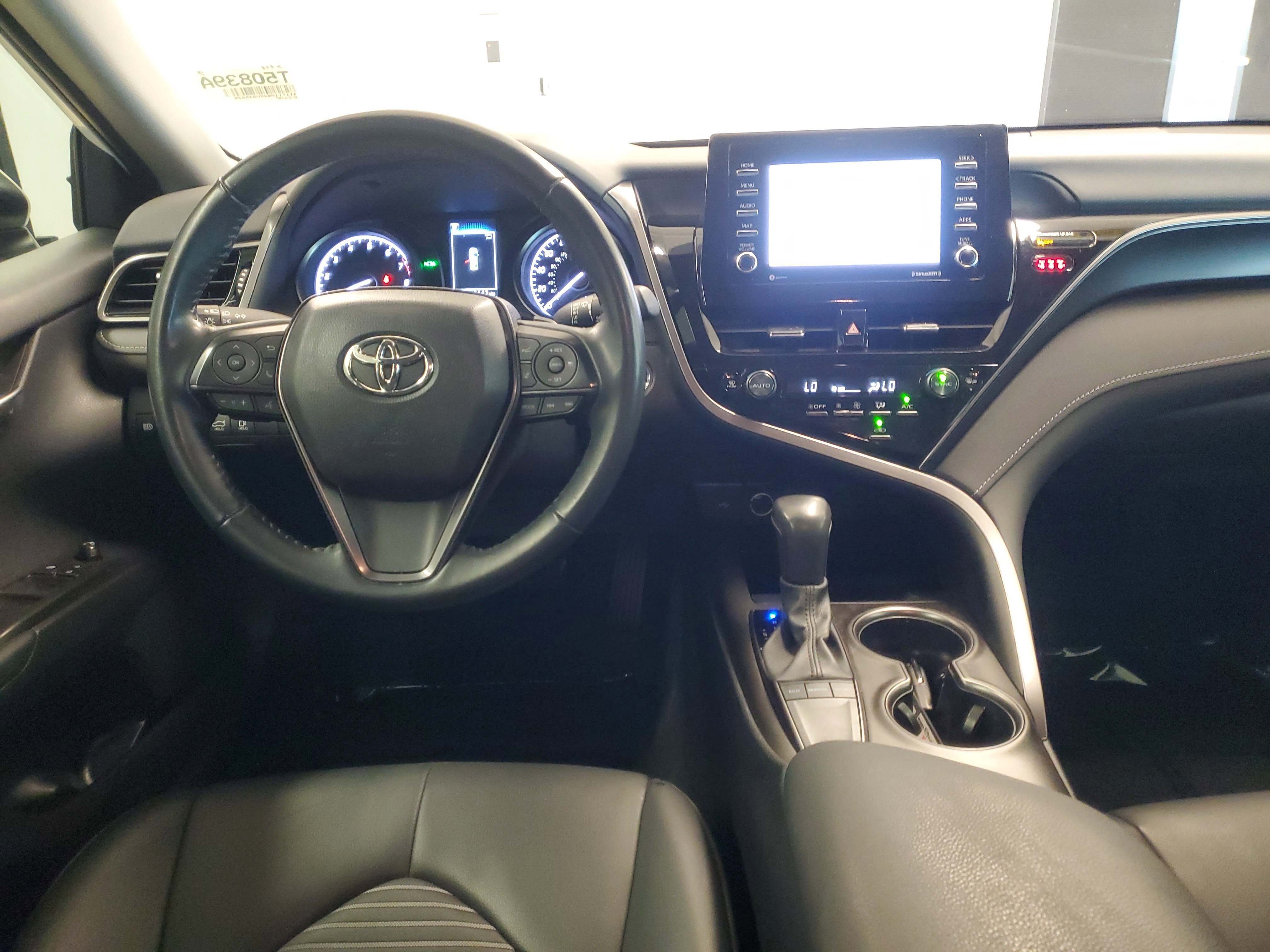 Used 2024 Ice Toyota SE image 9