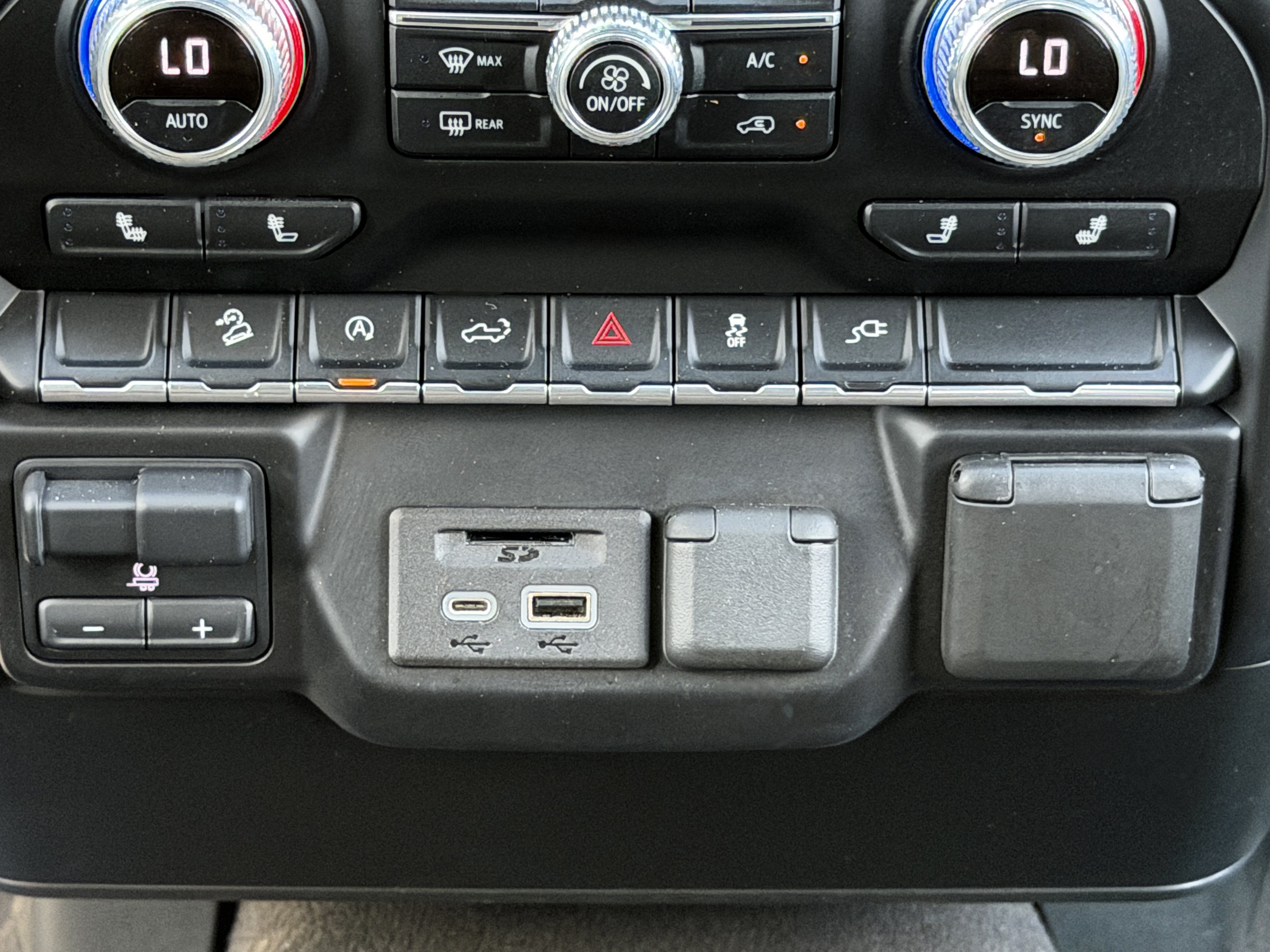 Used 2021 SATIN STEEL METALLIC GMC SLT image 28