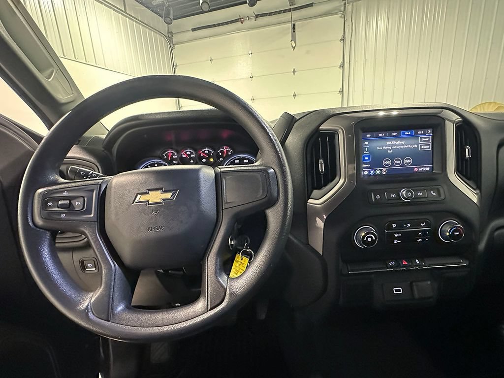 Used 2020 SHADOW GRAY METALLIC Chevrolet Custom image 31