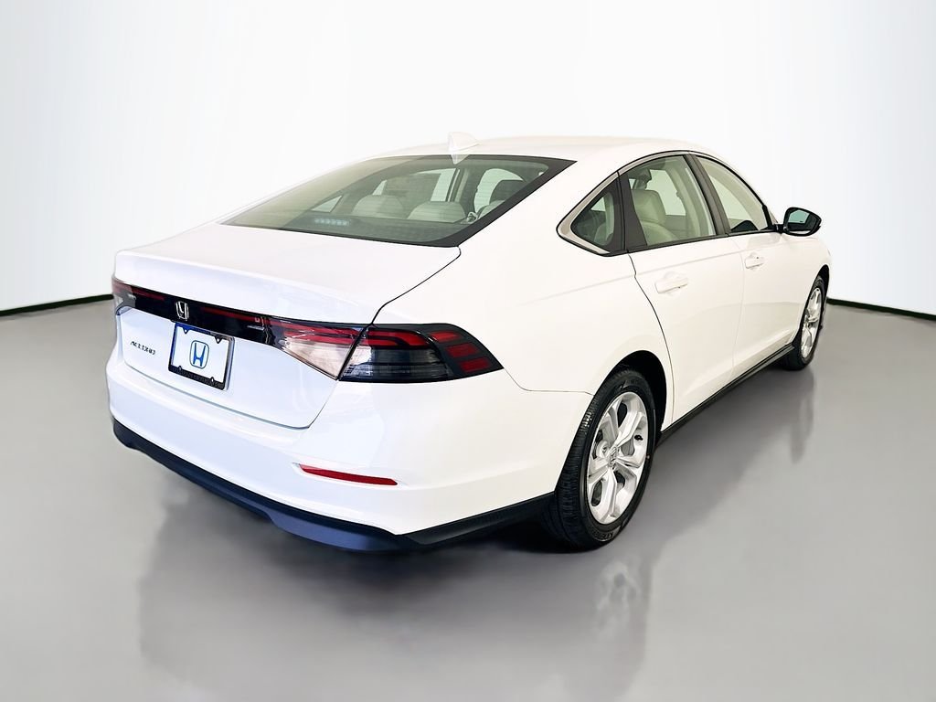 New 2026 Platinum White Pearl Honda LX image 5