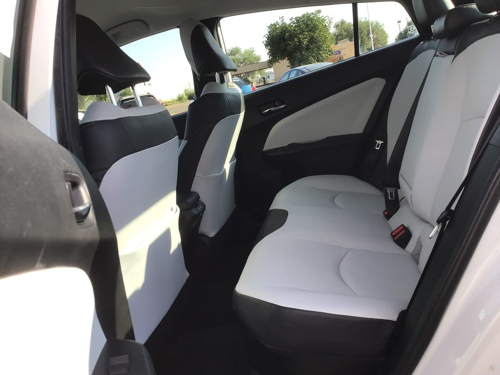 Used 2022 White Toyota L Eco image 9