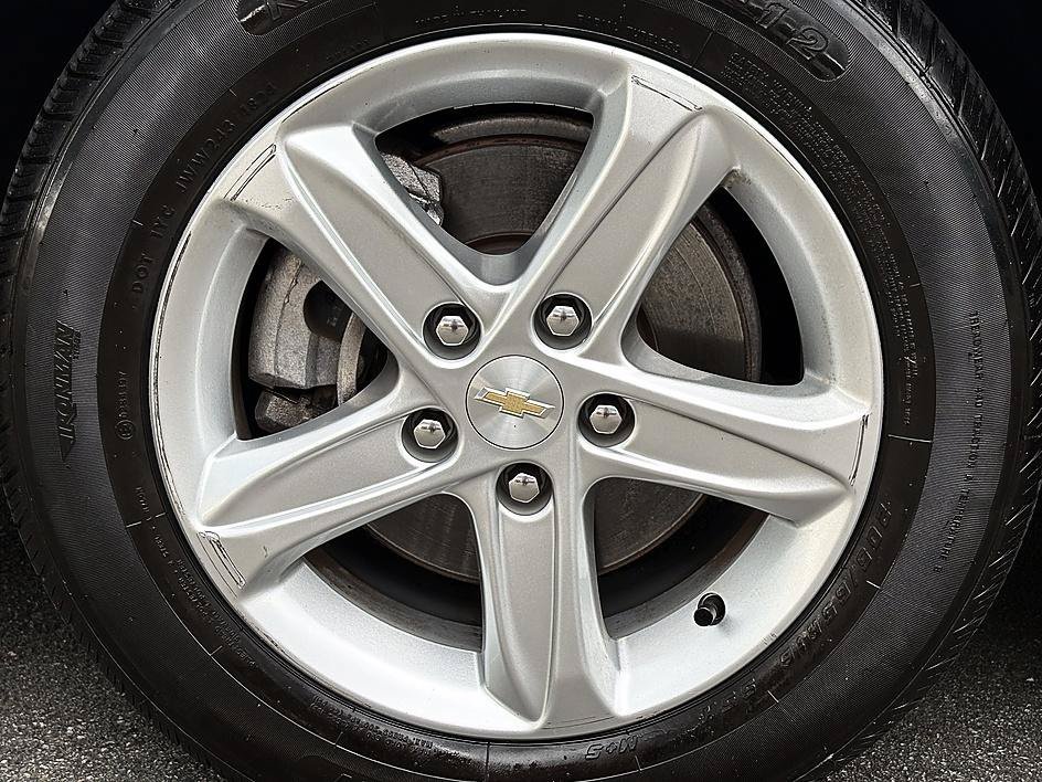 Used 2023 Dark Ash Metallic Chevrolet LT image 7