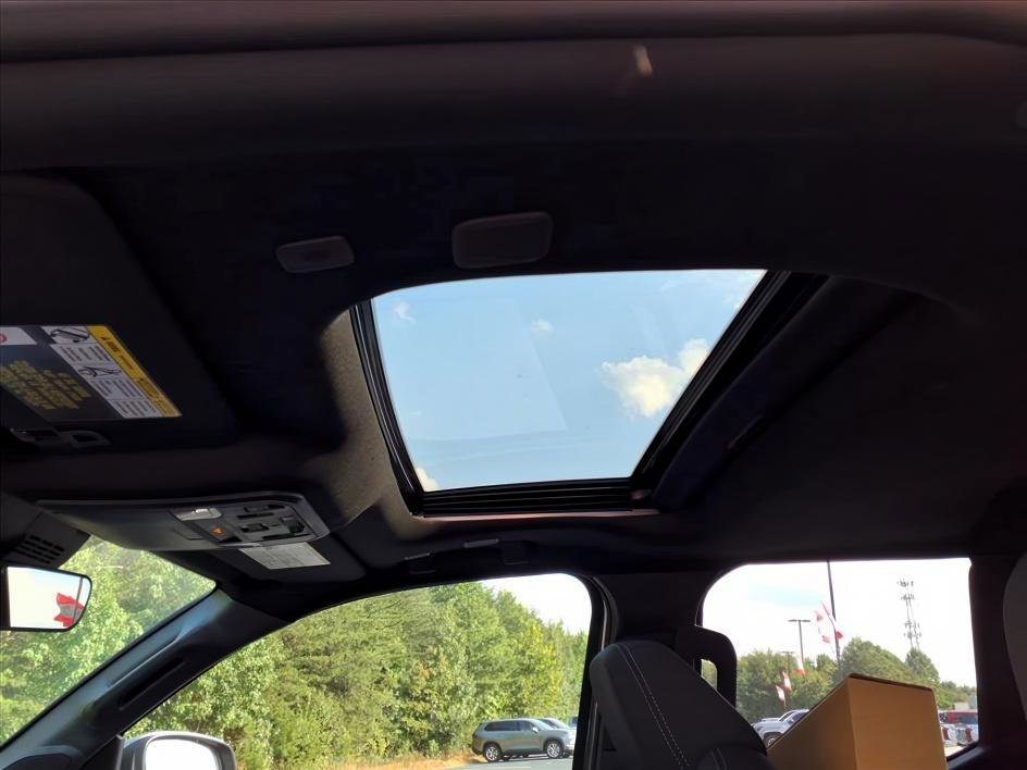 2025 Toyota Tacoma TRD Off Road - Photo 11