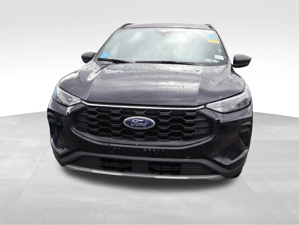 Used 2025 Black Metallic Ford ST-Line image 5