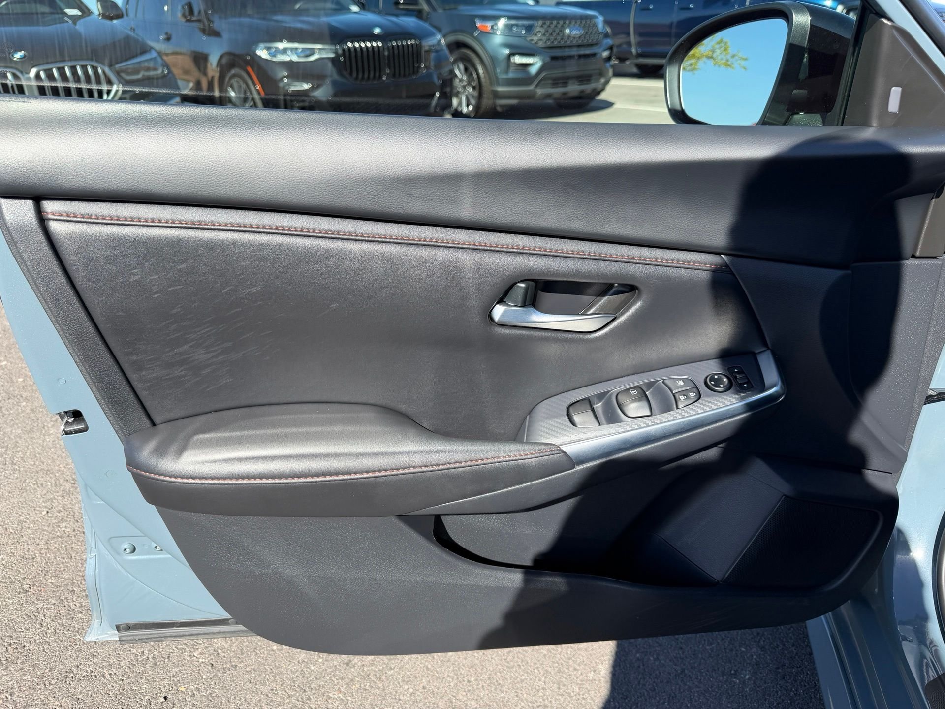 Used 2025 Gray Nissan SR image 33