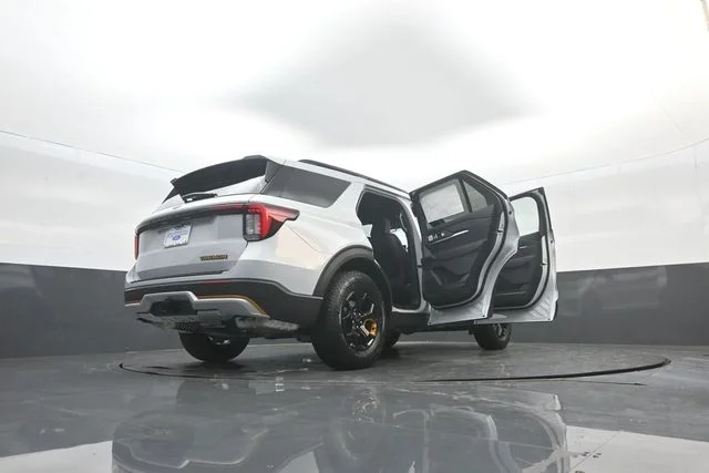 New 2026 White Ford Tremor image 42